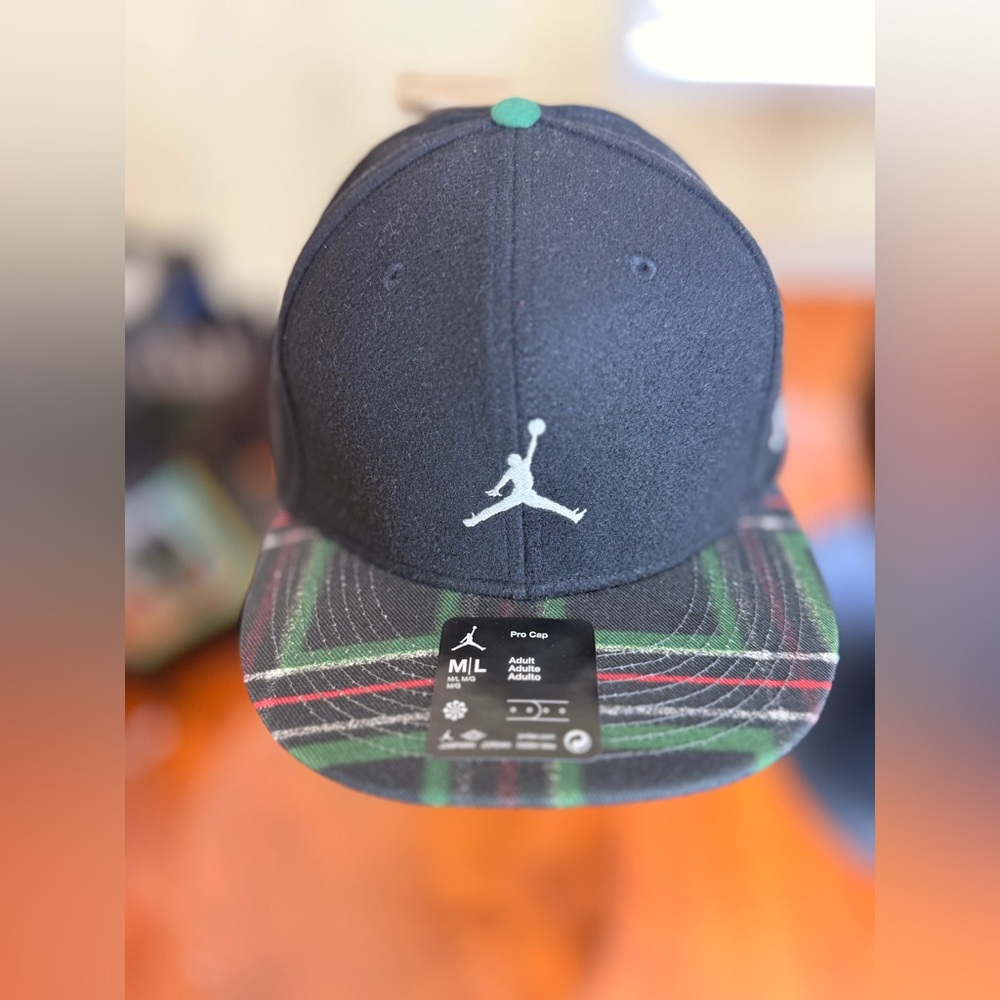 Gorgeous Pro Jordan SnapBack!!! - Picture 2 of 9